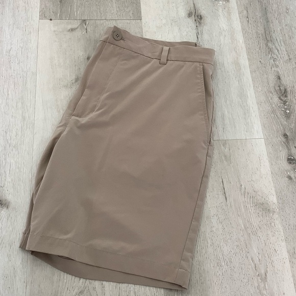 Vineyard Vines Club Performance Mens Khaki Breaker Shorts Size 38‎ - Picture 2 of 9